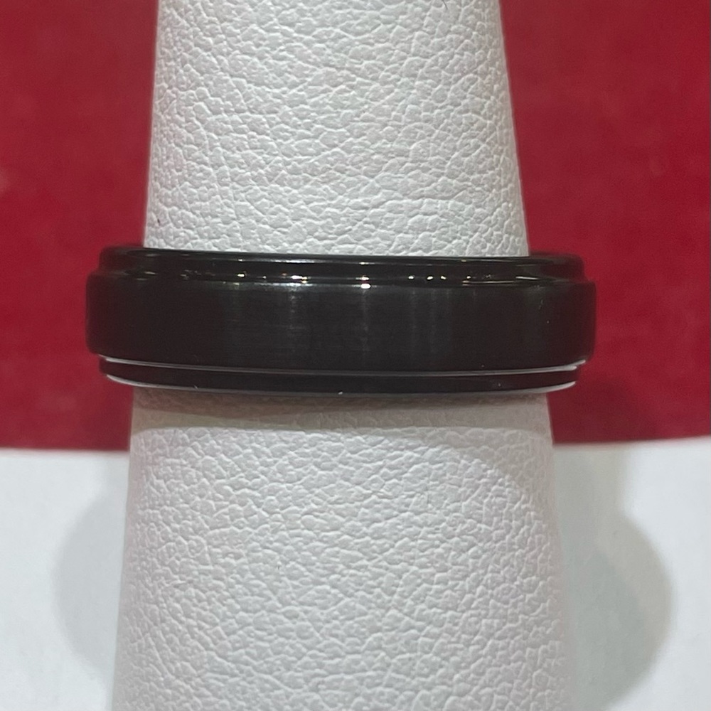 6mm black Tungsten band sz 9